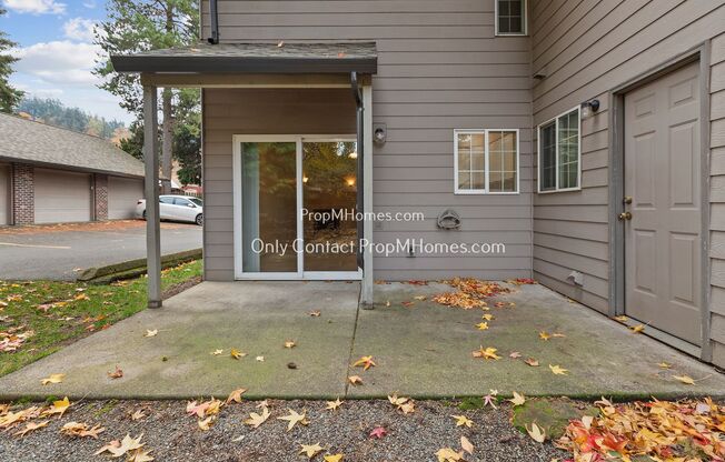 1 bed, 1.5 baths, $1,599, Unit 18757 SE Division Street