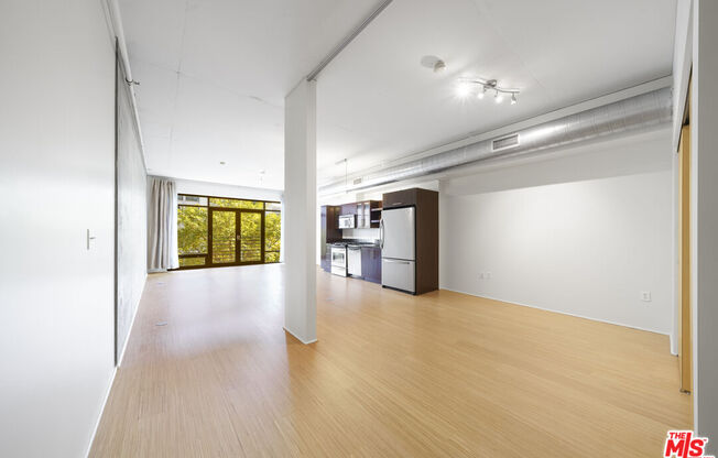 1 bed, 1 bath, 930 sqft, $2,800, Unit 513