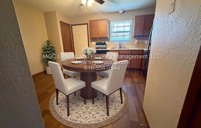 236-242 NW Woods Chapel Rd