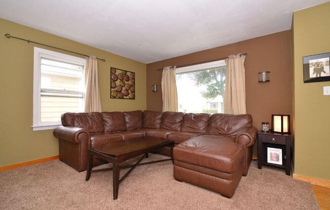 Cozy  3 Bedroom Single Family Home