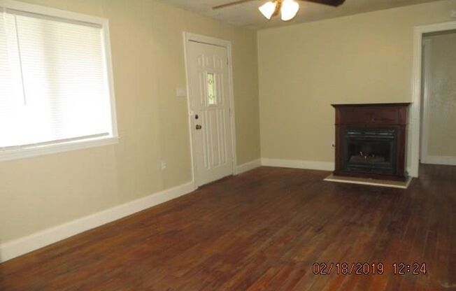 3 beds, 2 baths, $1,075