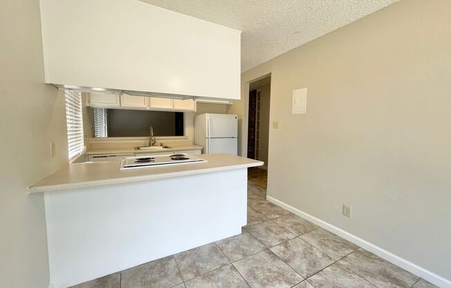 2 beds, 1 bath, $1,995