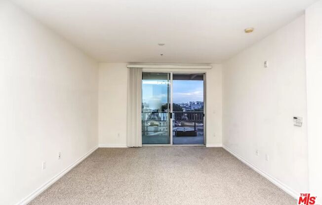 1 bed, 1 bath, 700 sqft, $2,950, Unit 604