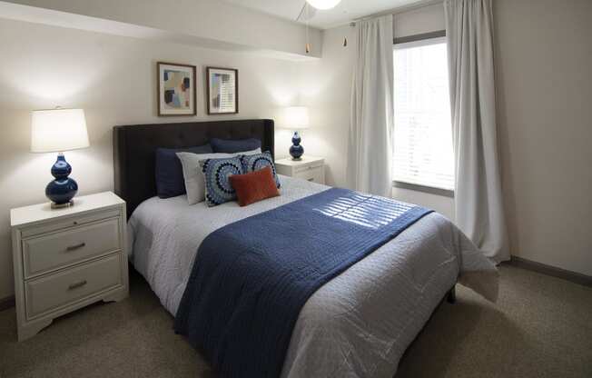 Bright Bedroom at Paces Ridge at Vinings, Atlanta