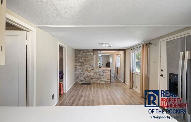 2 Bed, 2 Bath with Yard, Parking & Laundry – Pet Friendly
