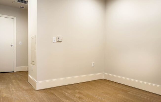 1 bed, 1 bath, $2,800, Unit 201