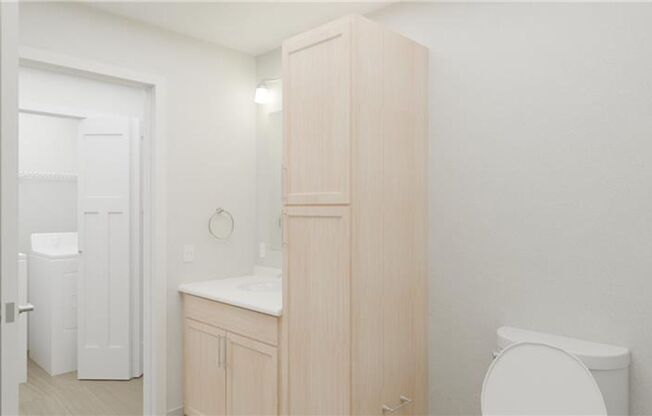 1 bed, 1 bath, 749 sqft, $1,324, Unit EC 4242-06