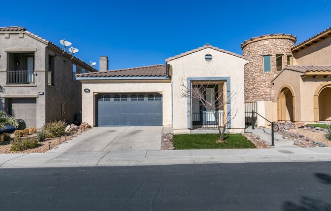 Beautiful single-story home in guard gated community of Tuscany!