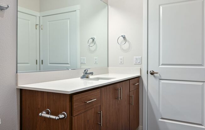 2 beds, 2 baths, 920 sqft, $2,395, Unit 25-205