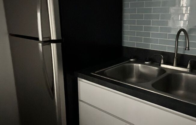 1 bed, 1 bath, 745 sqft, $1,175, Unit F4
