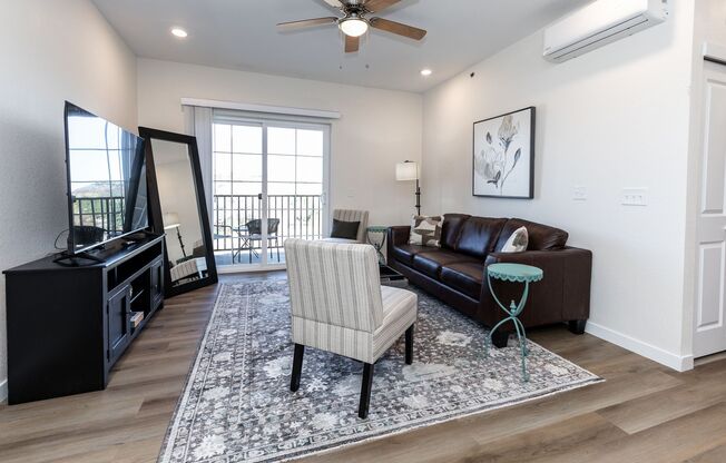 2 beds, 2 baths, 855 sqft, $2,195, Unit 5641 #203 Silverstone