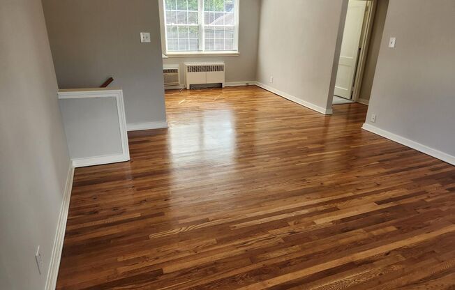 2 beds, 1 bath, 897 sqft, $2,335, Unit G-20