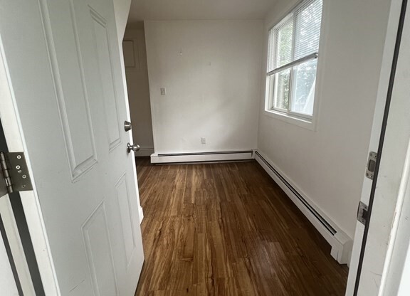 136 WALNUT AVE