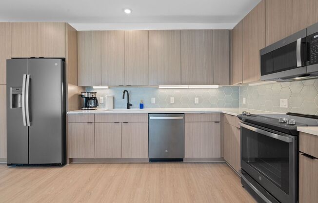2 beds, 2 baths, 1,001 sqft, $1,675, Unit 218