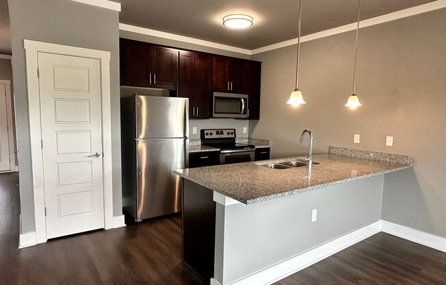 3 beds, 2.5 baths, 1,425 sqft, $1,880, Unit D101