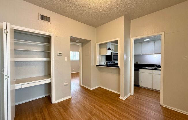 1/1 at 30th & Guadalupe - Avail July