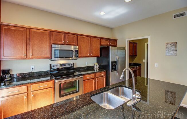 3 beds, 2.5 baths, 1,435 sqft, $2,130, Unit 3208