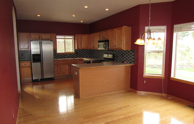 3 BEDROOM | 3 BATH | DOUBLE CAR GARAGE | TOWNHOME IN RED ROCK ESTATES