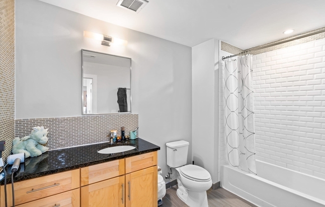 2 beds, 2 baths, 982 sqft, $4,250, Unit 103