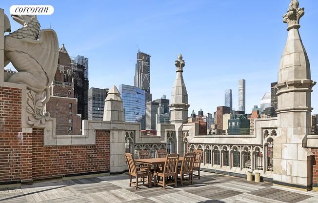 25 TUDOR CITY PL