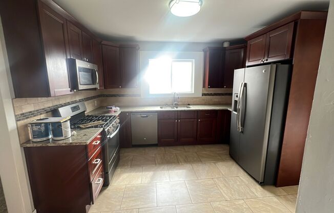3 beds, 3 baths, $2,998