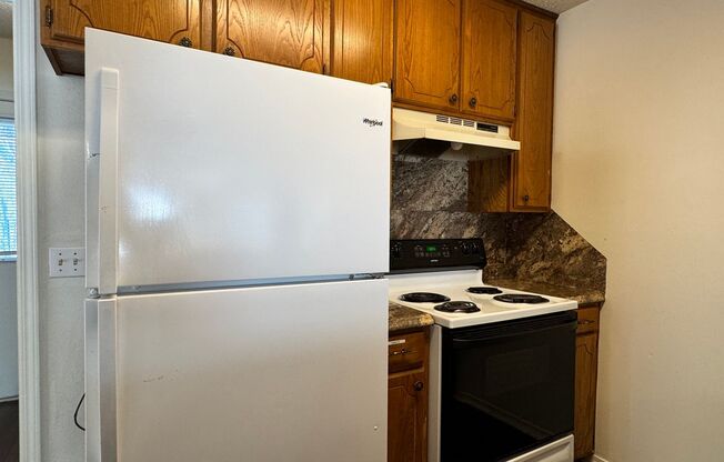 2 beds, 1 bath, $1,095