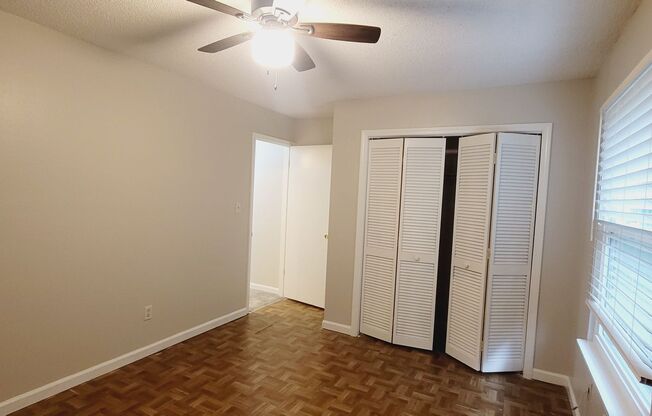 3 beds, 2 baths, $1,275