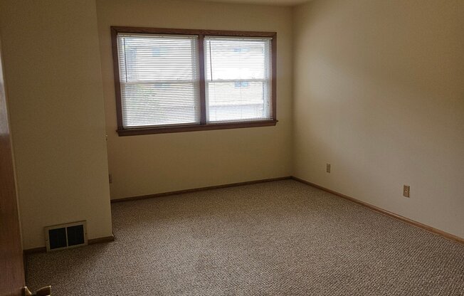 12106 W BLUEMOUND RD