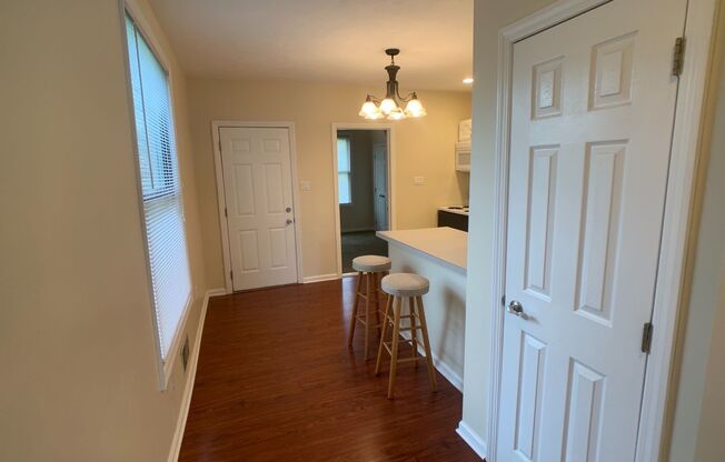 2 beds, 1.5 baths, 1,080 sqft, $1,525, Unit 28