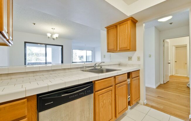 1 bed, 1 bath, $3,250, Unit #221