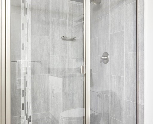 2 beds, 2 baths, $5,300, Unit 406