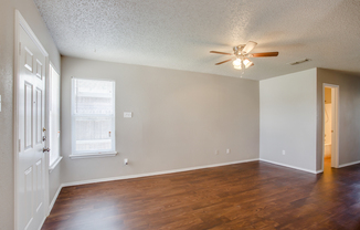 2 beds, 1 bath, $1,050