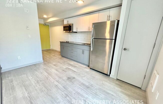 5221 Ravenna Ave NE