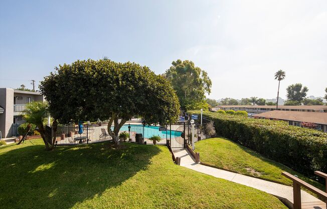 1 bed, 1 bath, 725 sqft, $1,975, Unit 27