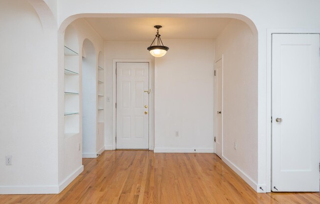 Studio, 1 bath, 518 sqft, $1,589, Unit 304