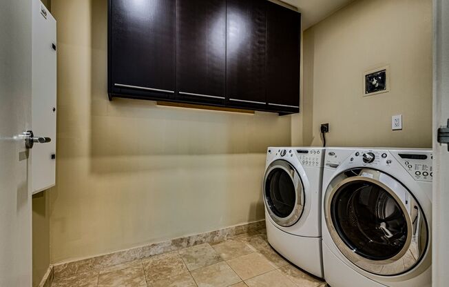 3 beds, 5 baths, $18,975, Unit # 4305