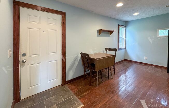 Studio, 1 bath, $600, Unit 1313 S Jefferson Ave -Studio