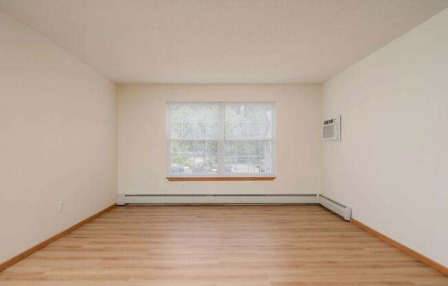 2 beds, 1 bath, 974 sqft, $1,585, Unit 209