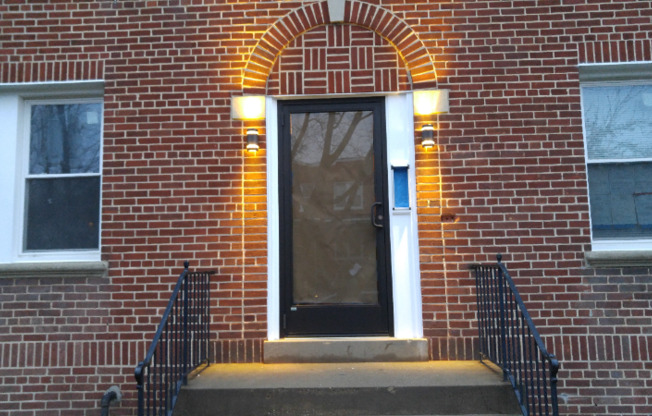 1618 SE WASHINGTON