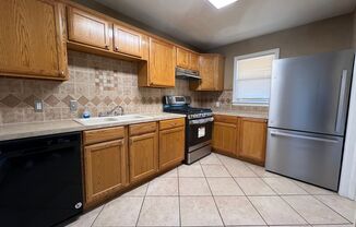 3 beds, 2 baths, $1,500