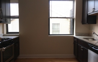 2 beds, 1 bath, $2,000, Unit 5402 #2