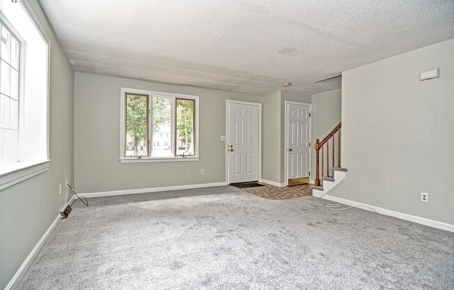 13 COLONIAL DR