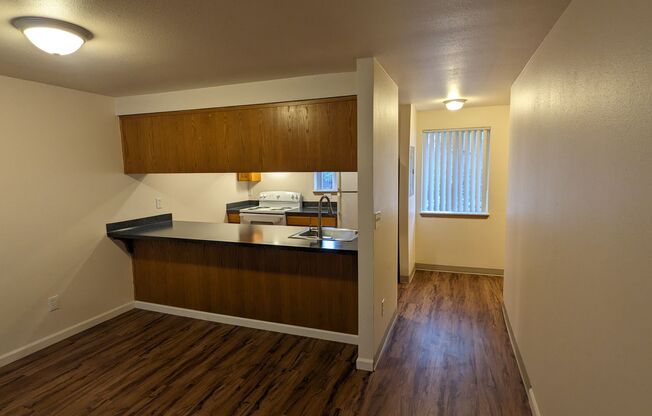 1 bed, 1 bath, 650 sqft, $1,200, Unit 19