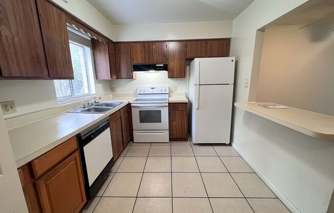 2 beds, 1.5 baths, 900 sqft, $925, Unit 2191 - B