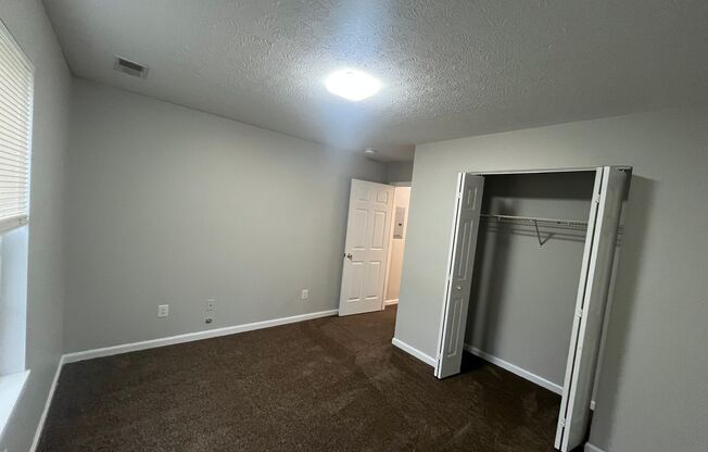 2 beds, 1 bath, 900 sqft, $850, Unit 3