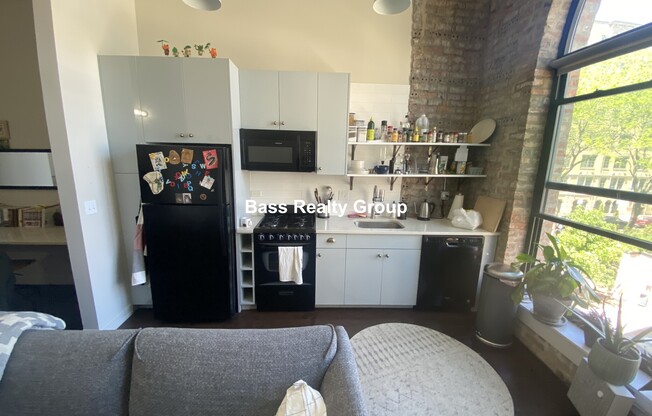 5021 N KENMORE