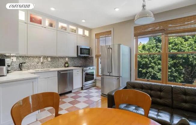 15 LINCOLN PL