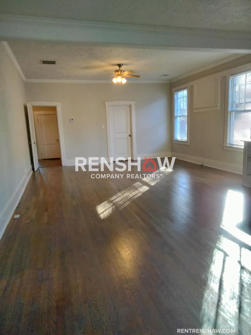 Upgraded Property in Cooper Young! 3 bed / 1 bath - New Roof - New Appliances - Apply Now!