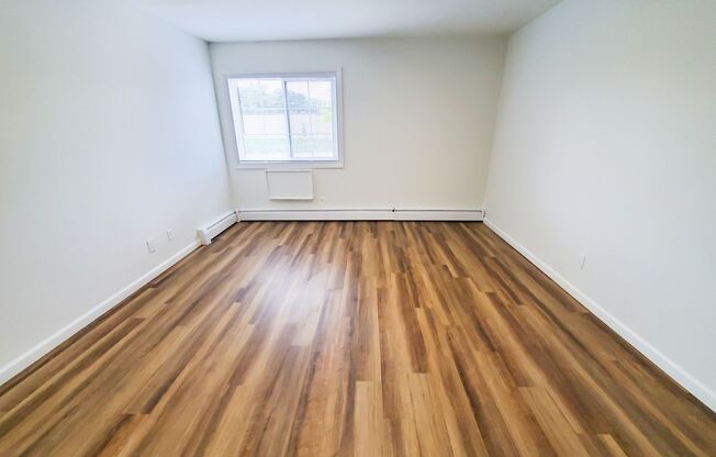 2 beds, 1 bath, 1,027 sqft, $1,299, Unit 5-207