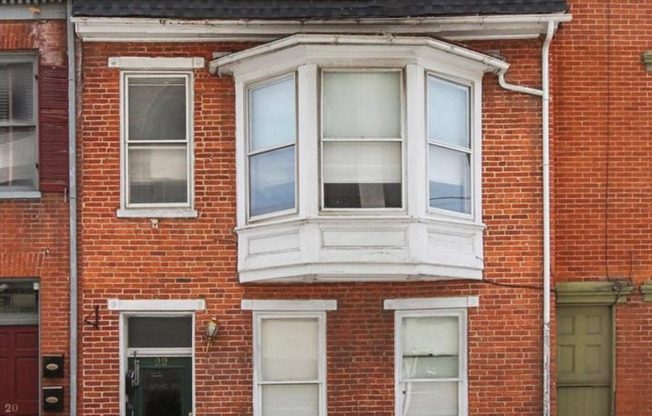 22 W KING ST